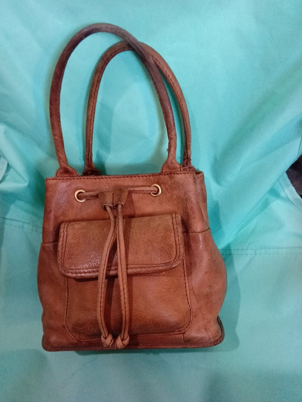 #F6 Fossil Vintage 2000's Y2K Distressed Leather Drawstring Bucket Bag